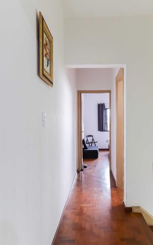 Casa à venda com 100m², 3 quartos e 1 vaga Casa à venda com 100m², 3 quartos e 1 vagaCorredor