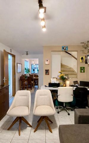 Casa à venda com 107m², 2 quartos e 1 vaga Casa à venda com 107m², 2 quartos e 1 vagaSala