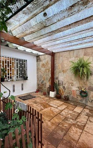 Casa à venda com 107m², 2 quartos e 1 vaga Casa à venda com 107m², 2 quartos e 1 vagaGaragem