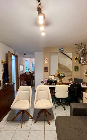 Casa à venda com 107m², 2 quartos e 1 vaga Casa à venda com 107m², 2 quartos e 1 vagaSala