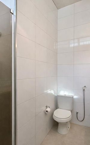 Casa à venda com 107m², 2 quartos e 1 vaga Casa à venda com 107m², 2 quartos e 1 vagaBanheiro Social