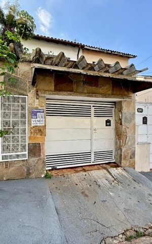 Casa à venda com 107m², 2 quartos e 1 vaga Casa à venda com 107m², 2 quartos e 1 vagaFachada