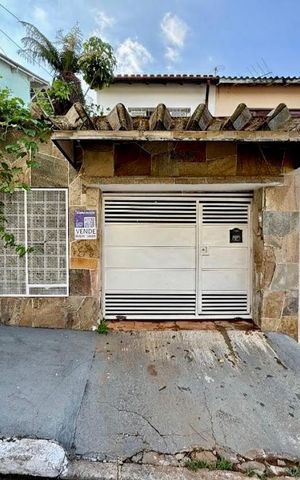 Casa à venda com 107m², 2 quartos e 1 vaga Casa à venda com 107m², 2 quartos e 1 vagaFachada