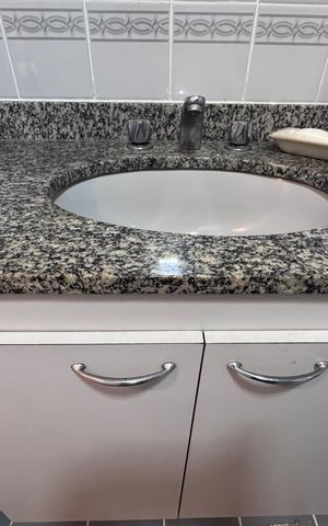 Apartamento à venda com 70m², 2 quartos e 1 vaga Apartamento à venda com 70m², 2 quartos e 1 vagaBanheiro Social