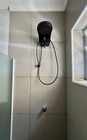 Casa para alugar com 238m², 3 quartos e 3 vagas Casa para alugar com 238m², 3 quartos e 3 vagasBanheiro da Suíte