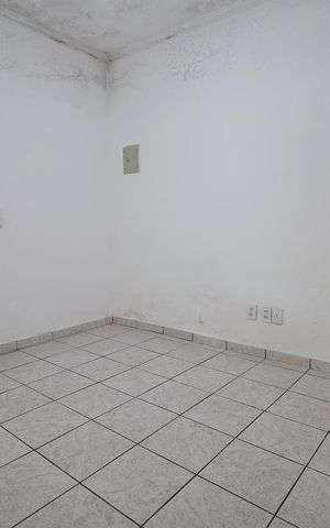 Casa à venda com 67m², 2 quartos e 2 vagas Casa à venda com 67m², 2 quartos e 2 vagasSala