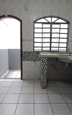 Casa à venda com 67m², 2 quartos e 2 vagas Casa à venda com 67m², 2 quartos e 2 vagasCozinha