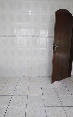 Casa à venda com 67m², 2 quartos e 2 vagas Casa à venda com 67m², 2 quartos e 2 vagasCozinha