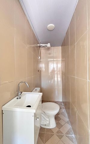 Studio para alugar com 30m², 1 quarto e sem vaga Studio para alugar com 30m², 1 quarto e sem vagaBanheiro