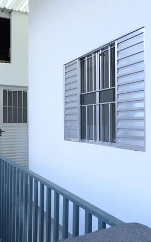 Apartamento para alugar com 38m², 1 quarto e 1 vagaPlaca instalada na janela do imóvel - Código da placa:  RXQW-1036