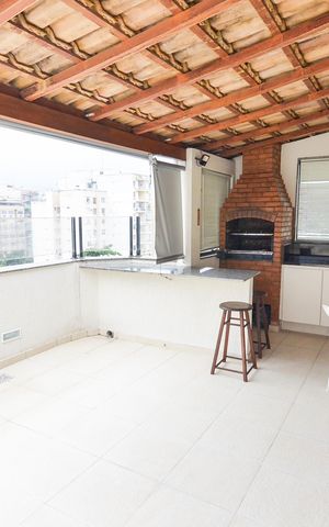 Apartamento à venda com 223m², 4 quartos e 2 vagas Apartamento à venda com 223m², 4 quartos e 2 vagasTerraço