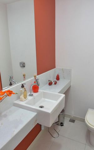 Apartamento à venda com 223m², 4 quartos e 2 vagas Apartamento à venda com 223m², 4 quartos e 2 vagasLavabo 1