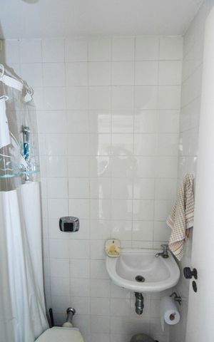 Apartamento à venda com 223m², 4 quartos e 2 vagas Apartamento à venda com 223m², 4 quartos e 2 vagasBanheiro de serviço