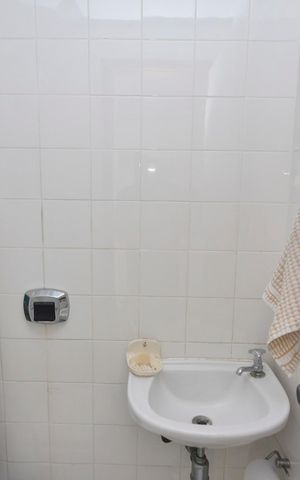 Apartamento à venda com 223m², 4 quartos e 2 vagas Apartamento à venda com 223m², 4 quartos e 2 vagasBanheiro de serviço