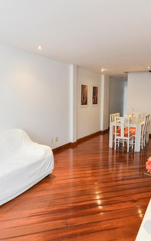 Apartamento à venda com 223m², 4 quartos e 2 vagas Apartamento à venda com 223m², 4 quartos e 2 vagasSala