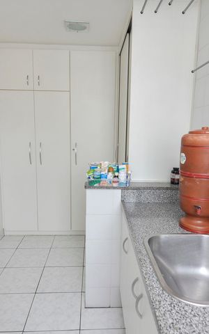 Apartamento à venda com 223m², 4 quartos e 2 vagas Apartamento à venda com 223m², 4 quartos e 2 vagasÁrea de Serviço
