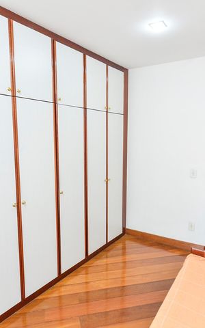 Apartamento à venda com 223m², 4 quartos e 2 vagas Apartamento à venda com 223m², 4 quartos e 2 vagasQuarto 1
