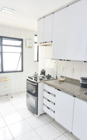 Apartamento à venda com 223m², 4 quartos e 2 vagas Apartamento à venda com 223m², 4 quartos e 2 vagasCozinha
