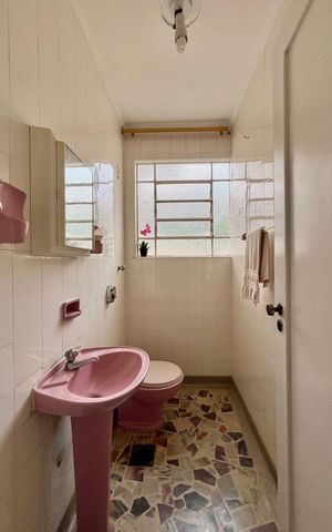 Casa à venda com 250m², 3 quartos e 3 vagas Casa à venda com 250m², 3 quartos e 3 vagasLavabo