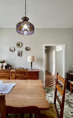 Casa à venda com 250m², 3 quartos e 3 vagas Casa à venda com 250m², 3 quartos e 3 vagasSala jantar