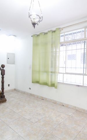 Casa para alugar com 84m², 5 quartos e 2 vagas Casa para alugar com 84m², 5 quartos e 2 vagasSala