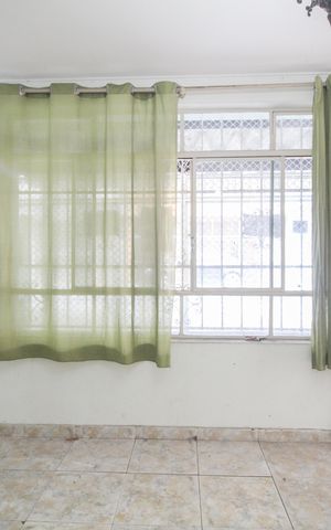 Casa para alugar com 84m², 5 quartos e 2 vagas Casa para alugar com 84m², 5 quartos e 2 vagasSala