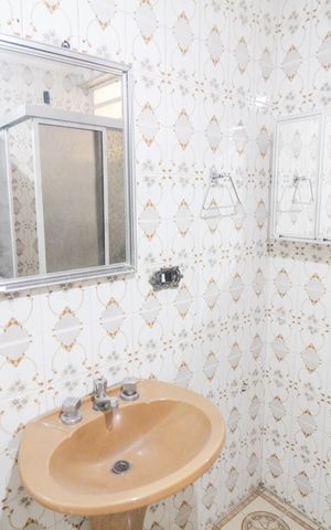 Casa para alugar com 84m², 5 quartos e 2 vagas Casa para alugar com 84m², 5 quartos e 2 vagasBanheiro Social