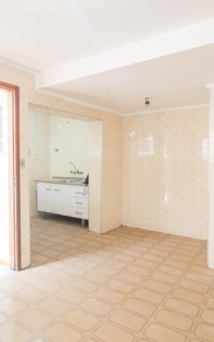Casa para alugar com 84m², 5 quartos e 2 vagas Casa para alugar com 84m², 5 quartos e 2 vagasCozinha