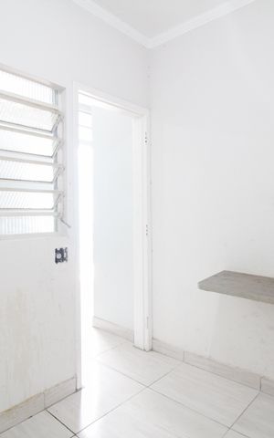 Casa para alugar com 84m², 5 quartos e 2 vagas Casa para alugar com 84m², 5 quartos e 2 vagasEdícula - Quarto 4