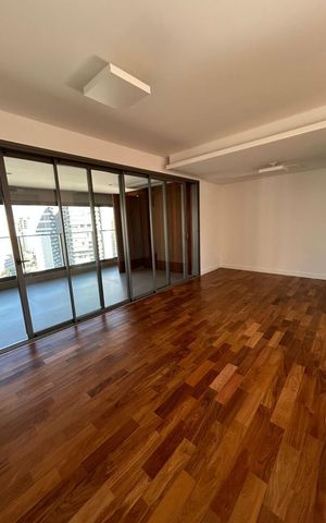 Apartamento à venda com 160m², 3 quartos e 3 vagas Apartamento à venda com 160m², 3 quartos e 3 vagasSala
