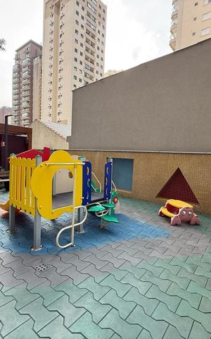 Apartamento à venda com 160m², 3 quartos e 3 vagas Apartamento à venda com 160m², 3 quartos e 3 vagasÁrea externa
