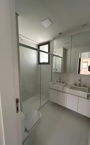Apartamento à venda com 160m², 3 quartos e 3 vagas Apartamento à venda com 160m², 3 quartos e 3 vagasBanheiro