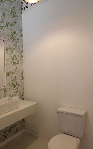 Casa de condomínio para alugar com 360m², 4 quartos e 3 vagasLavabo