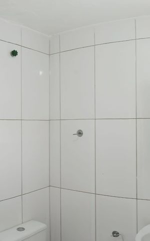 Casa para alugar com 58m², 2 quartos e 1 vaga Casa para alugar com 58m², 2 quartos e 1 vagaBanheiro
