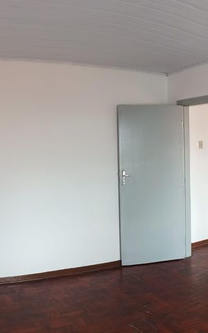 Casa para alugar com 58m², 2 quartos e 1 vaga Casa para alugar com 58m², 2 quartos e 1 vagaSala