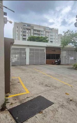 Apartamento à venda com 175m², 2 quartos e 2 vagas Apartamento à venda com 175m², 2 quartos e 2 vagasFachada e portaria