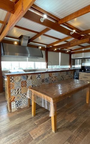 Apartamento à venda com 175m², 2 quartos e 2 vagas Apartamento à venda com 175m², 2 quartos e 2 vagasCobertura