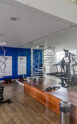 Apartamento à venda com 175m², 2 quartos e 2 vagas Apartamento à venda com 175m², 2 quartos e 2 vagasÁrea comum - Academia