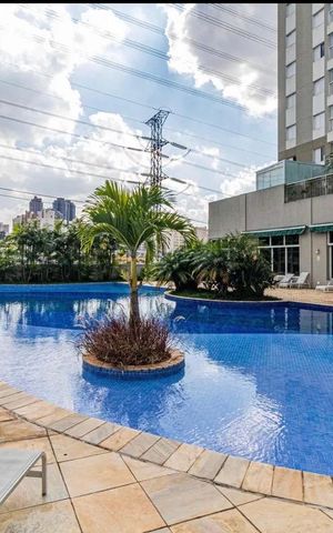 Apartamento à venda com 175m², 2 quartos e 2 vagas Apartamento à venda com 175m², 2 quartos e 2 vagasÁrea comum - Piscina