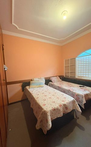 Casa à venda com 260m², 4 quartos e 4 vagas