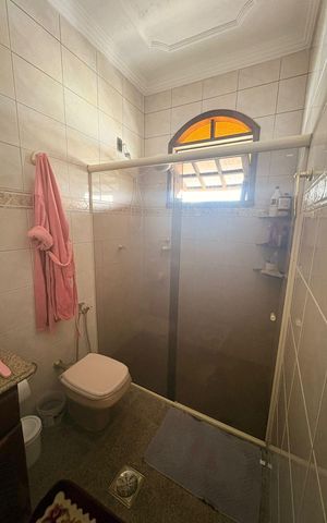 Casa à venda com 260m², 4 quartos e 4 vagas