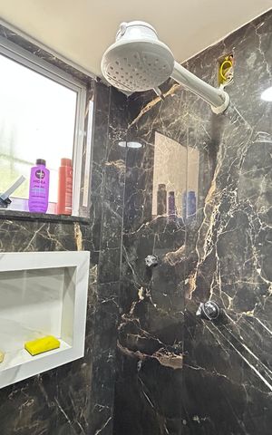 Apartamento à venda com 2m², 3 quartos e 1 vagaBanheiro