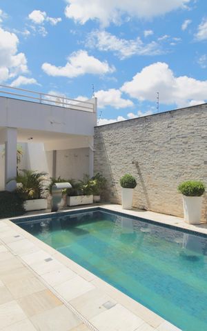 Casa à venda com 415m², 5 quartos e 4 vagasPiscina