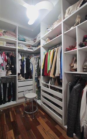 Casa à venda com 415m², 5 quartos e 4 vagasCloset da Suite 1