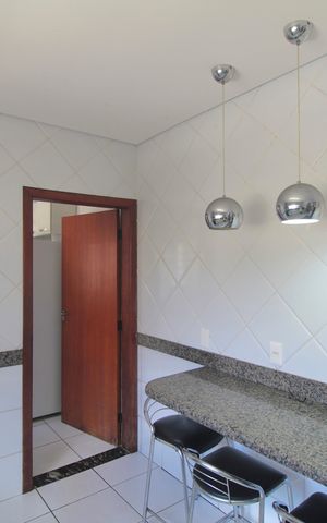 Casa à venda com 415m², 5 quartos e 4 vagasCozinha