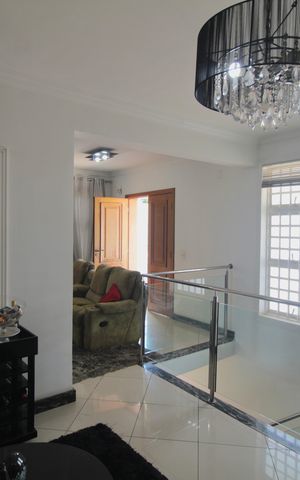 Casa à venda com 415m², 5 quartos e 4 vagasSala de Leitura