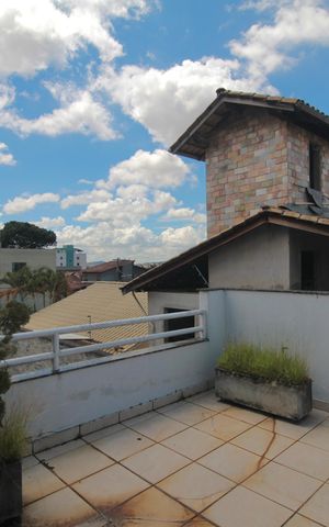 Casa à venda com 415m², 5 quartos e 4 vagasVaranda da Suite 1