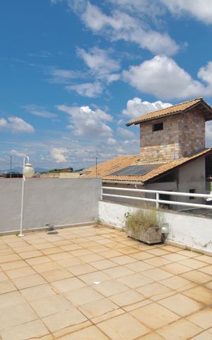 Casa à venda com 415m², 5 quartos e 4 vagasVaranda