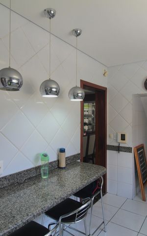 Casa à venda com 415m², 5 quartos e 4 vagasCozinha