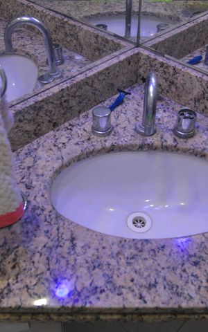 Casa à venda com 415m², 5 quartos e 4 vagasBanheiro Social